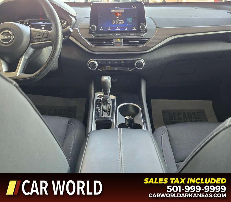 Nissan Altima Vehicle Full-screen Gallery Image 18