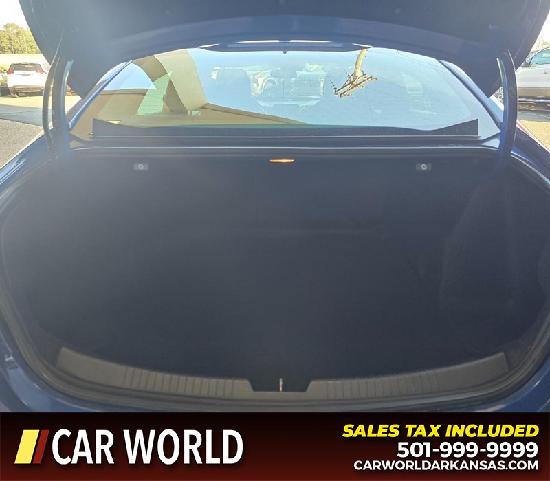 Chevrolet Malibu Vehicle Full-screen Gallery Image 13