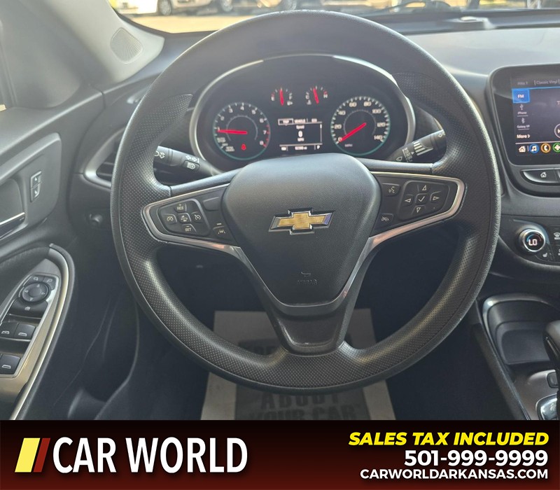 Chevrolet Malibu Vehicle Full-screen Gallery Image 15