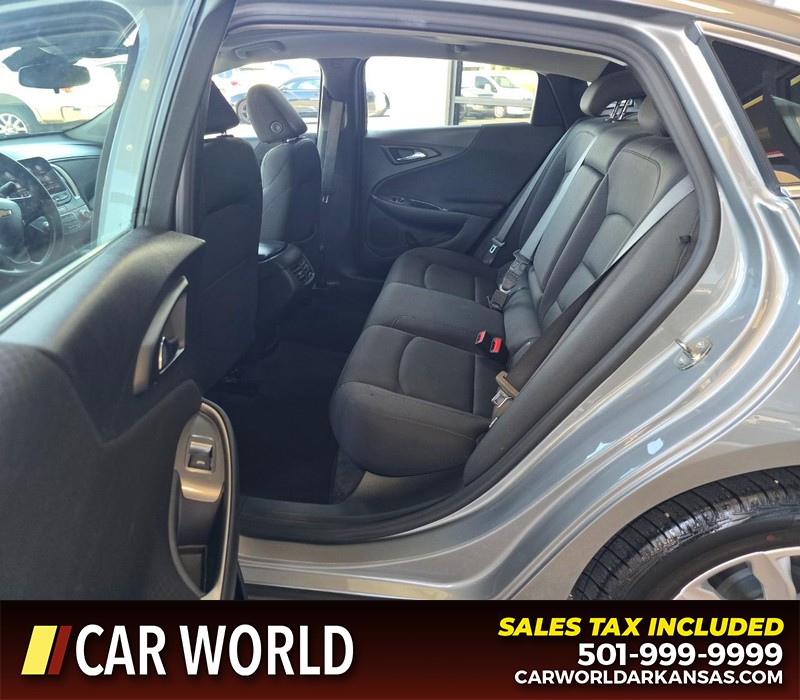 Chevrolet Malibu Vehicle Full-screen Gallery Image 10
