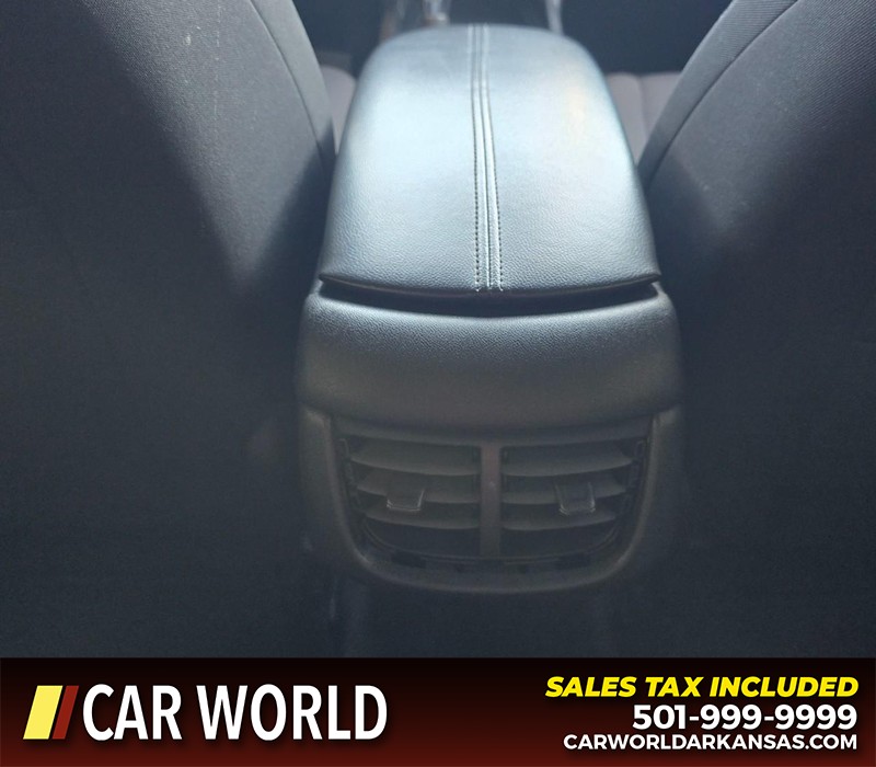 Chevrolet Malibu Vehicle Full-screen Gallery Image 20