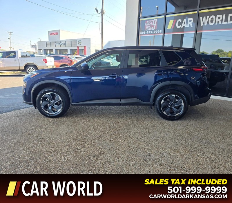 Nissan Rogue Vehicle Full-screen Gallery Image 4