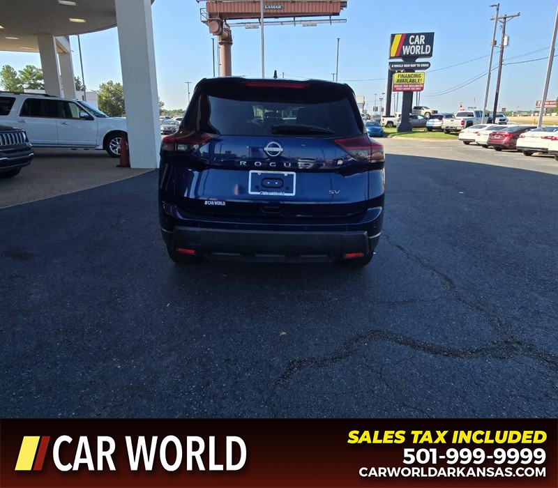 Nissan Rogue Vehicle Full-screen Gallery Image 5