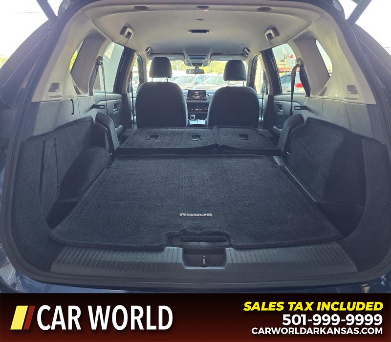 Nissan Rogue Vehicle Full-screen Gallery Image 14