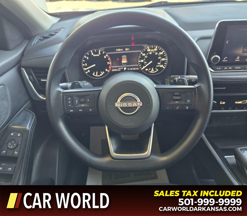 Nissan Rogue Vehicle Full-screen Gallery Image 15