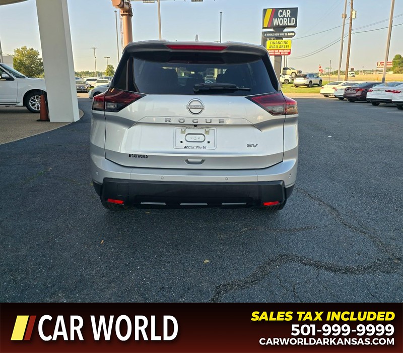 Nissan Rogue Vehicle Full-screen Gallery Image 5