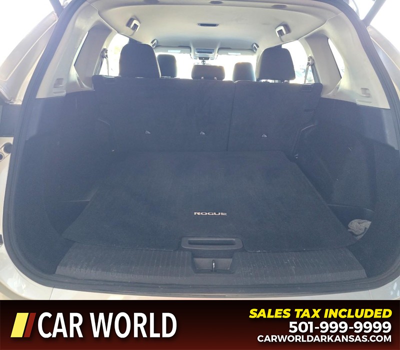 Nissan Rogue Vehicle Full-screen Gallery Image 13