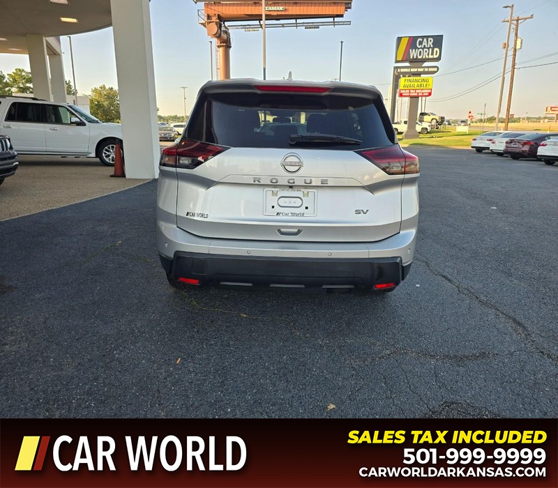 Nissan Rogue Vehicle Full-screen Gallery Image 5