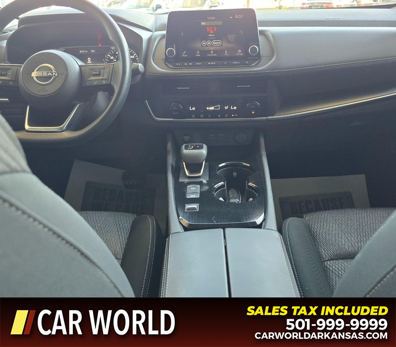 Nissan Rogue Vehicle Full-screen Gallery Image 18
