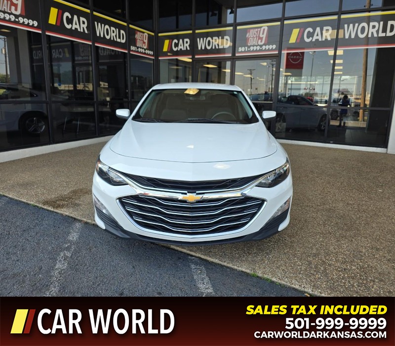 Chevrolet Malibu Vehicle Full-screen Gallery Image 2