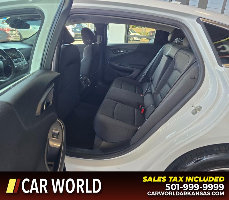 Chevrolet Malibu Vehicle Full-screen Gallery Image 10