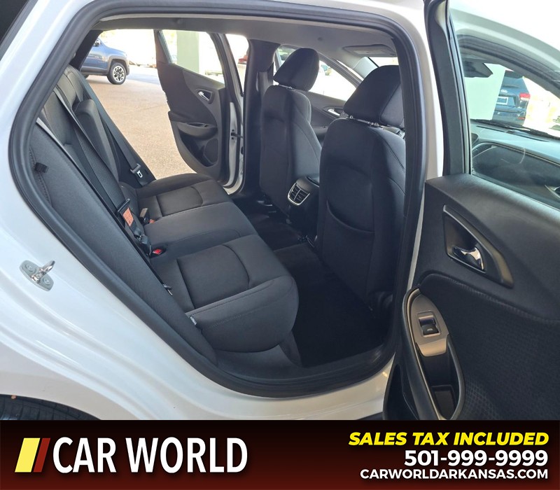 Chevrolet Malibu Vehicle Full-screen Gallery Image 12