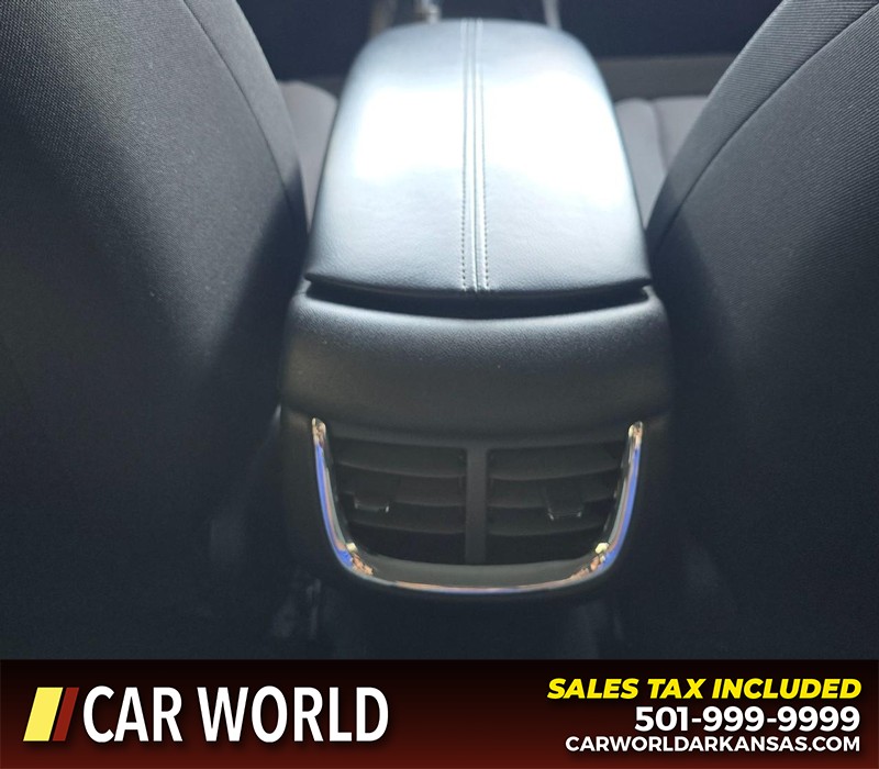 Chevrolet Malibu Vehicle Full-screen Gallery Image 19