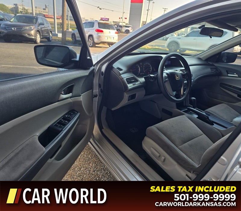 Honda Accord Sedan Vehicle Full-screen Gallery Image 7