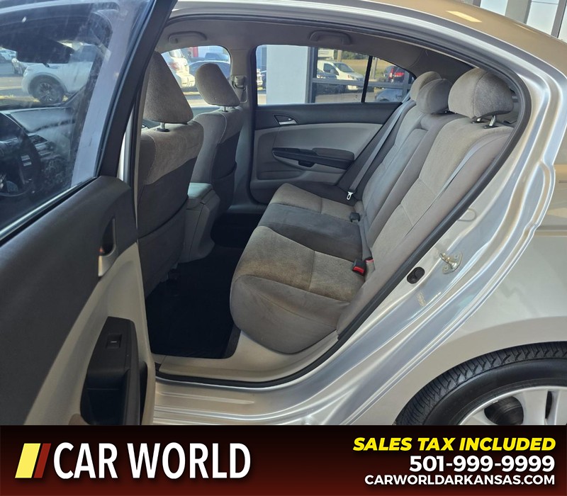Honda Accord Sedan Vehicle Full-screen Gallery Image 10