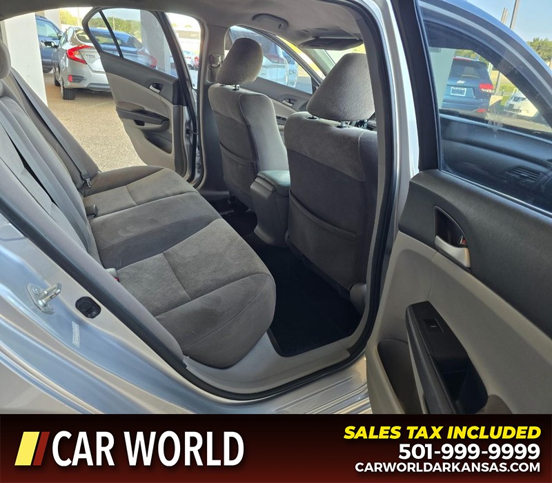 Honda Accord Sedan Vehicle Full-screen Gallery Image 12