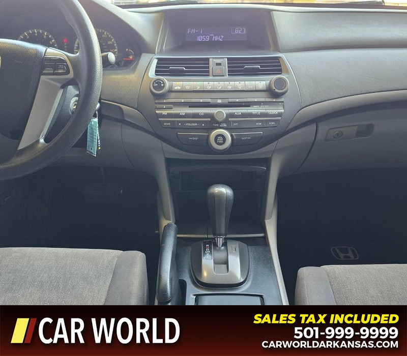 Honda Accord Sedan Vehicle Full-screen Gallery Image 17