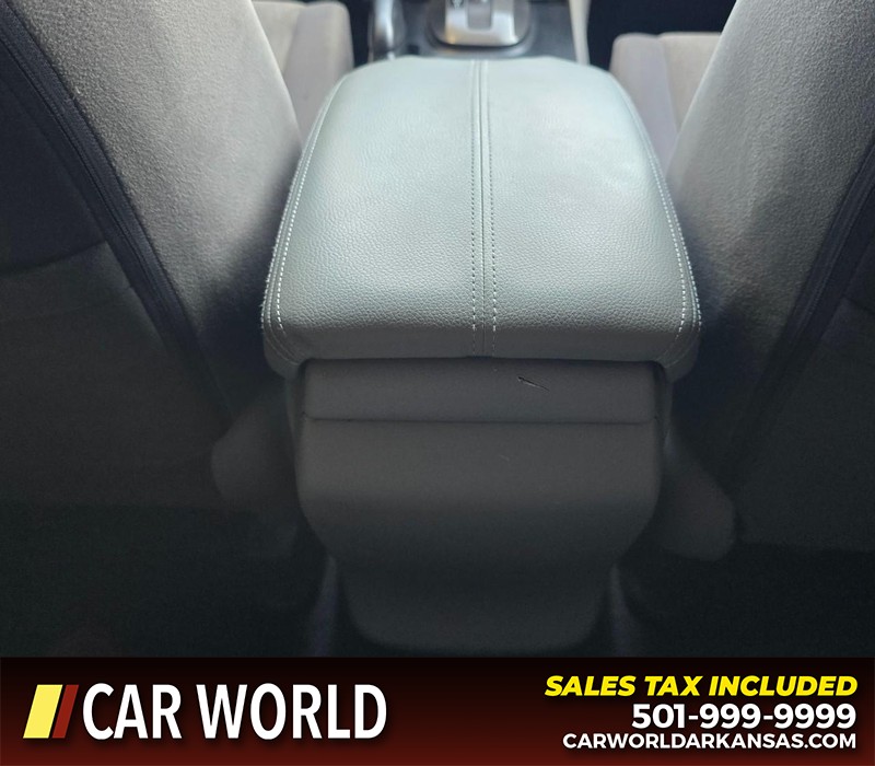 Honda Accord Sedan Vehicle Full-screen Gallery Image 18