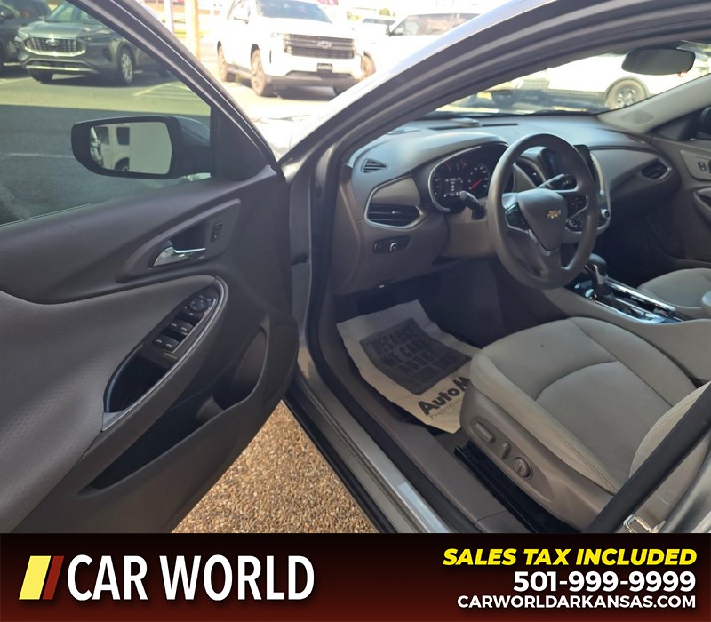 Chevrolet Malibu Vehicle Full-screen Gallery Image 7