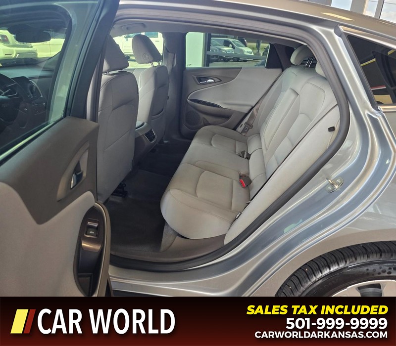 Chevrolet Malibu Vehicle Full-screen Gallery Image 10