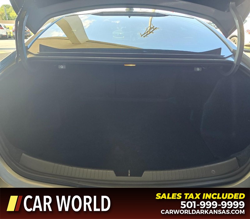 Chevrolet Malibu Vehicle Full-screen Gallery Image 13