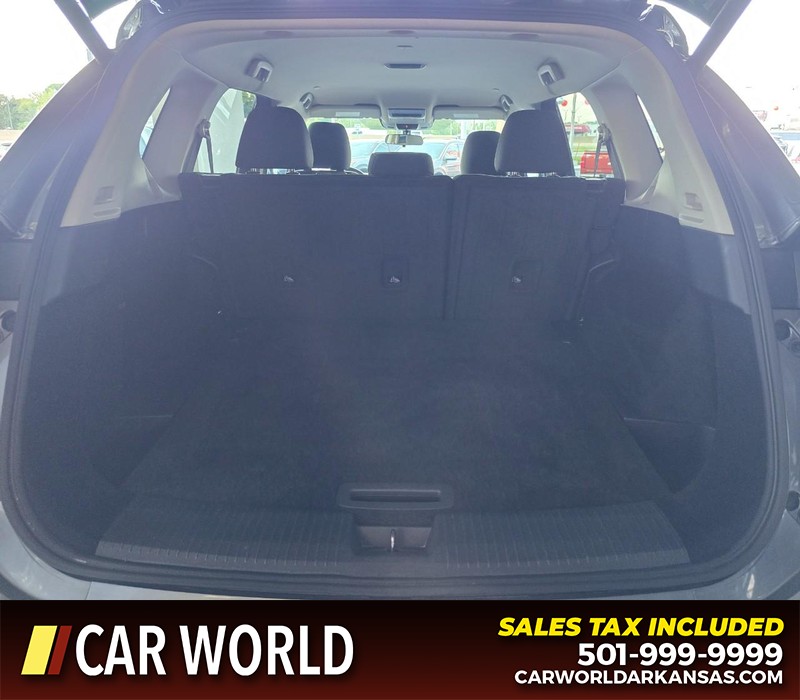 Nissan Rogue Vehicle Full-screen Gallery Image 13