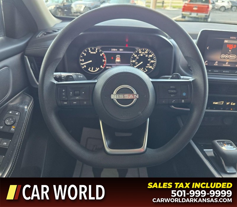 Nissan Rogue Vehicle Full-screen Gallery Image 15