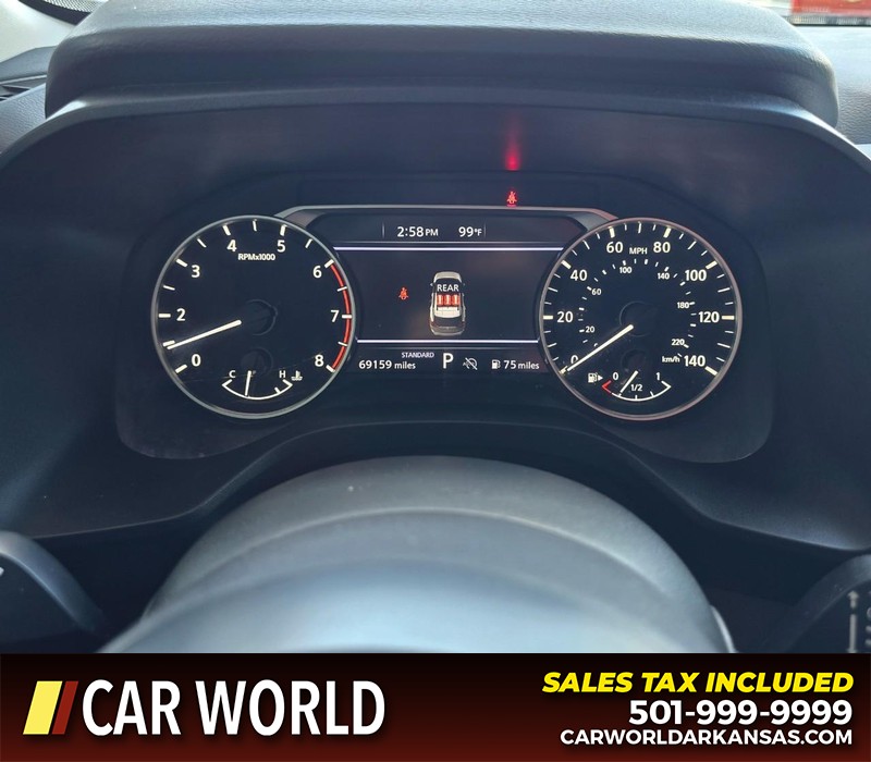 Nissan Rogue Vehicle Full-screen Gallery Image 17