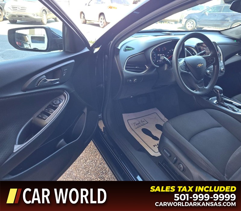 Chevrolet Malibu Vehicle Full-screen Gallery Image 7
