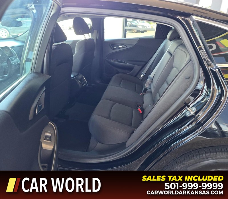 Chevrolet Malibu Vehicle Full-screen Gallery Image 10