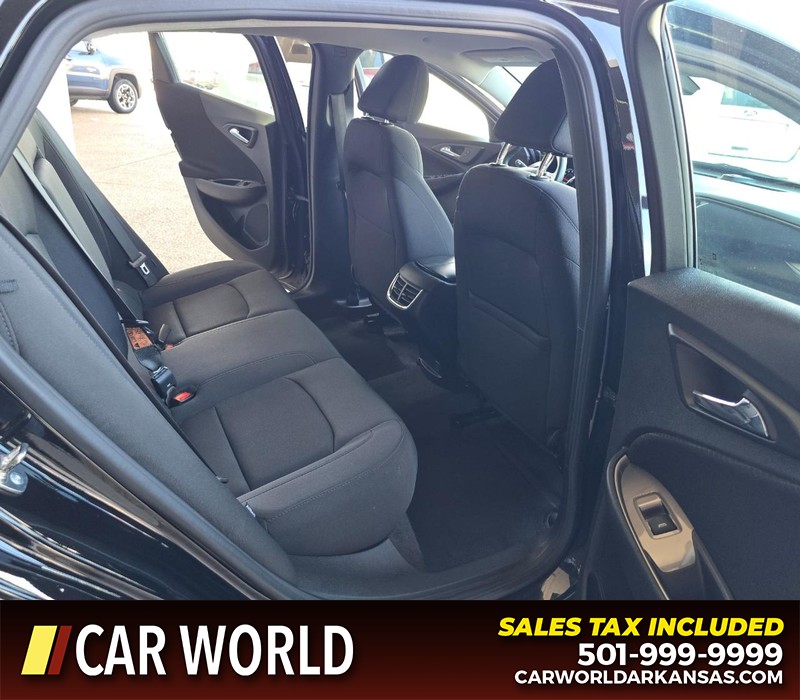 Chevrolet Malibu Vehicle Full-screen Gallery Image 12