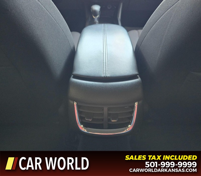 Chevrolet Malibu Vehicle Full-screen Gallery Image 19