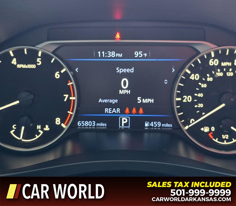 Nissan Altima Vehicle Full-screen Gallery Image 16