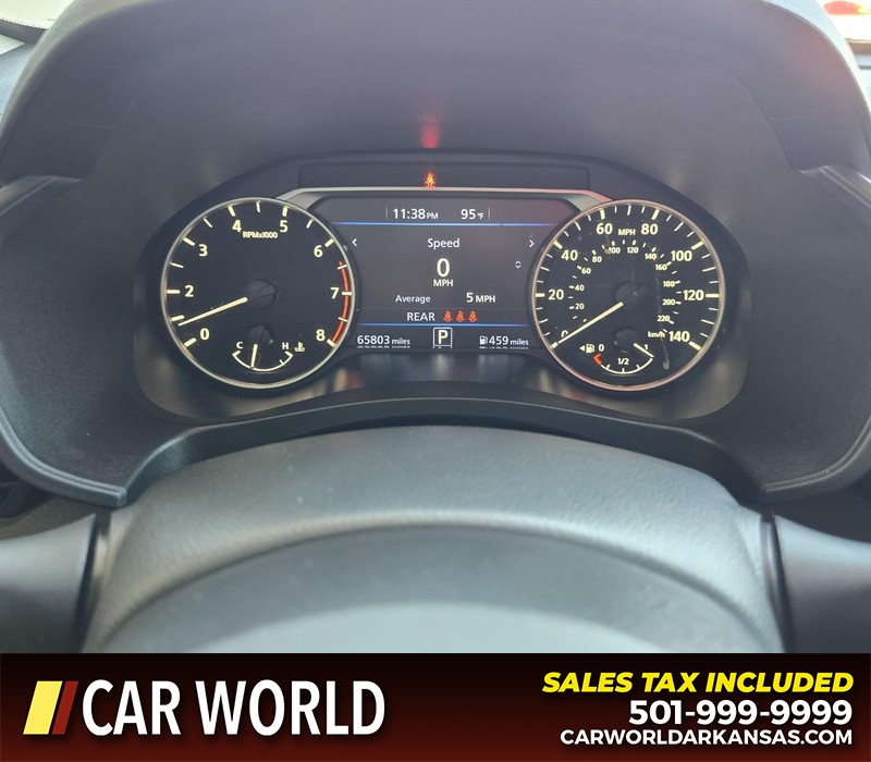 Nissan Altima Vehicle Full-screen Gallery Image 17
