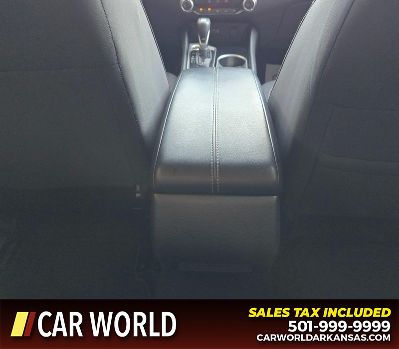 Nissan Altima Vehicle Full-screen Gallery Image 19
