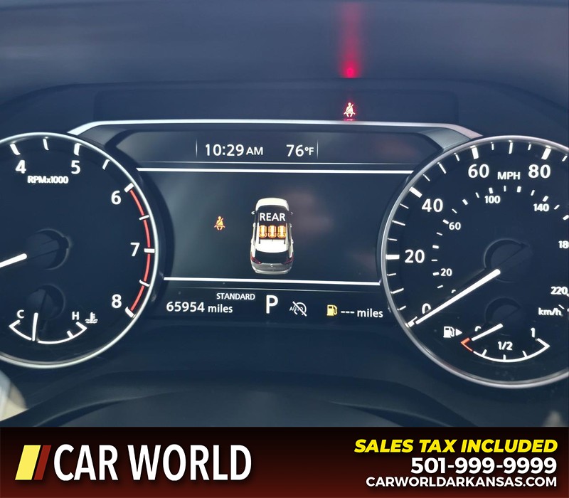 Nissan Rogue Vehicle Full-screen Gallery Image 16