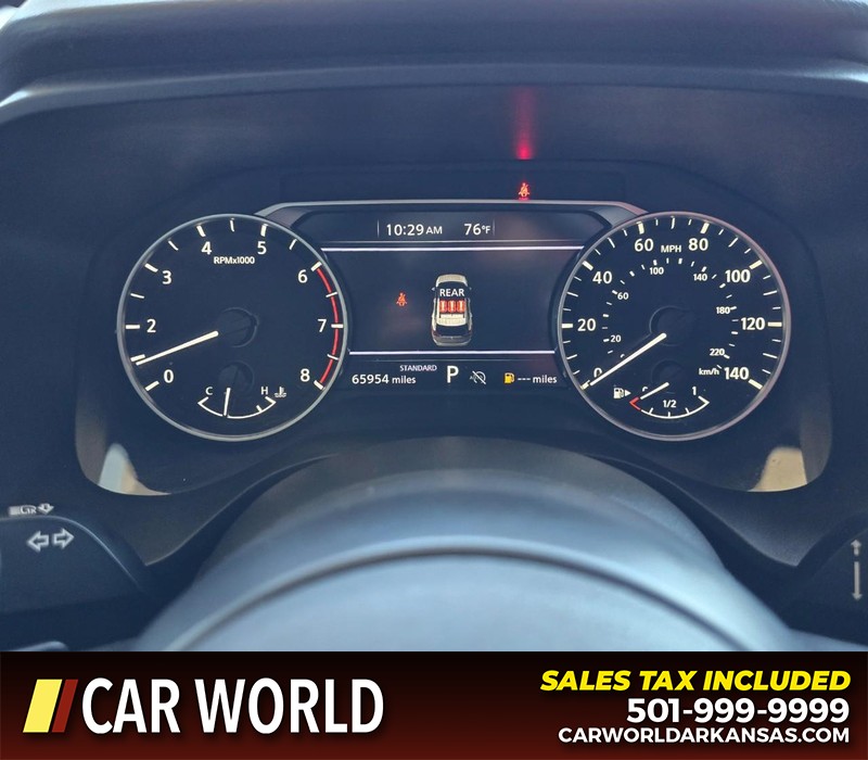 Nissan Rogue Vehicle Full-screen Gallery Image 17