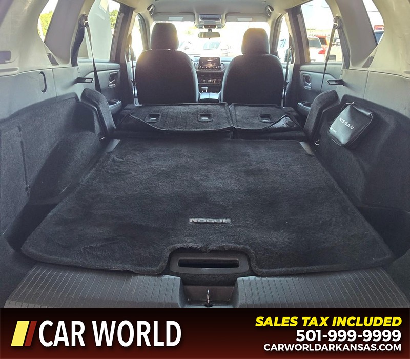 Nissan Rogue Vehicle Full-screen Gallery Image 14