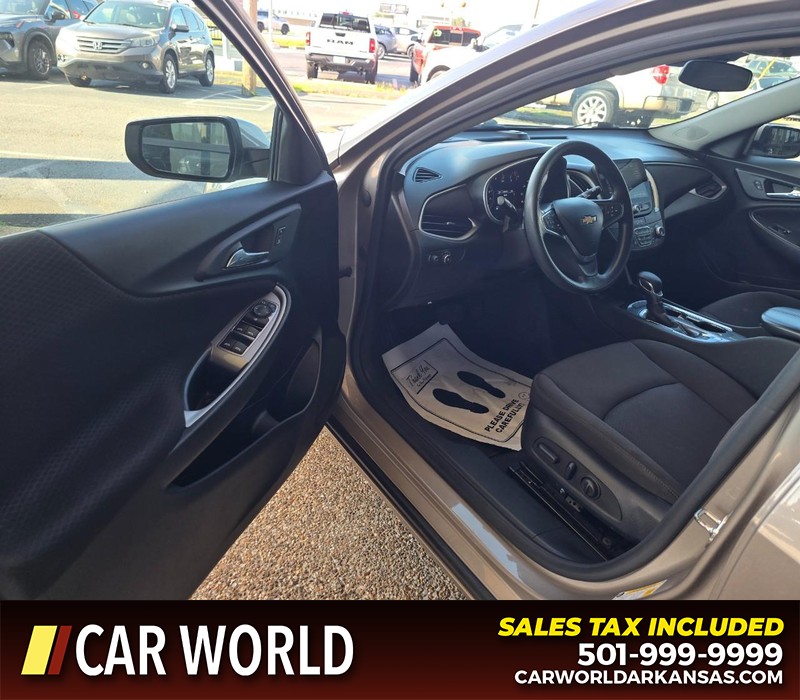 Chevrolet Malibu Vehicle Full-screen Gallery Image 7
