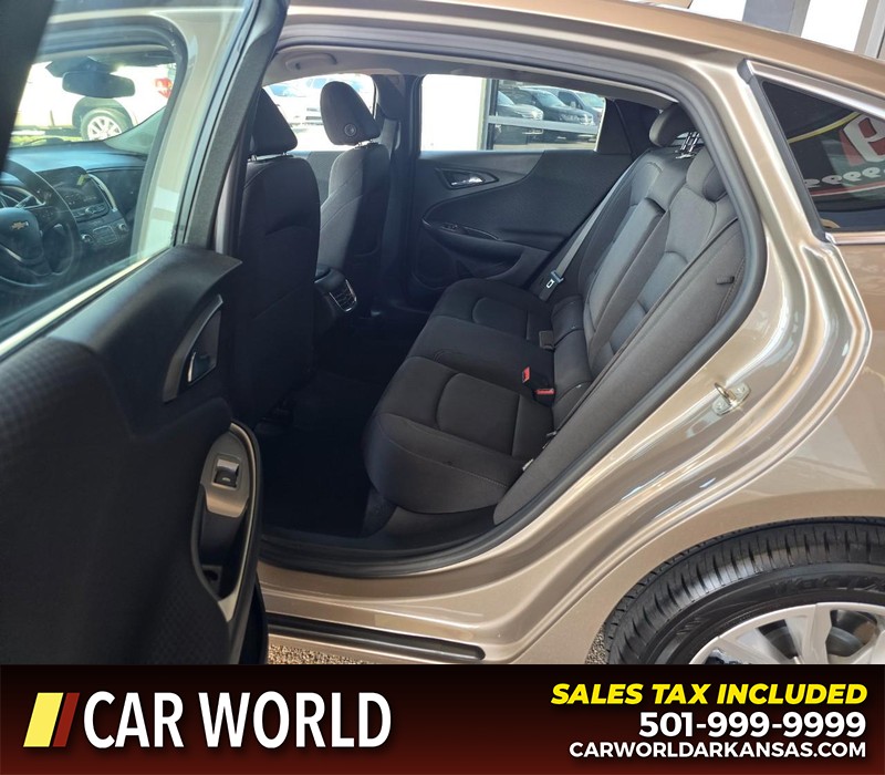 Chevrolet Malibu Vehicle Full-screen Gallery Image 10