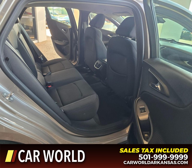 Chevrolet Malibu Vehicle Full-screen Gallery Image 12