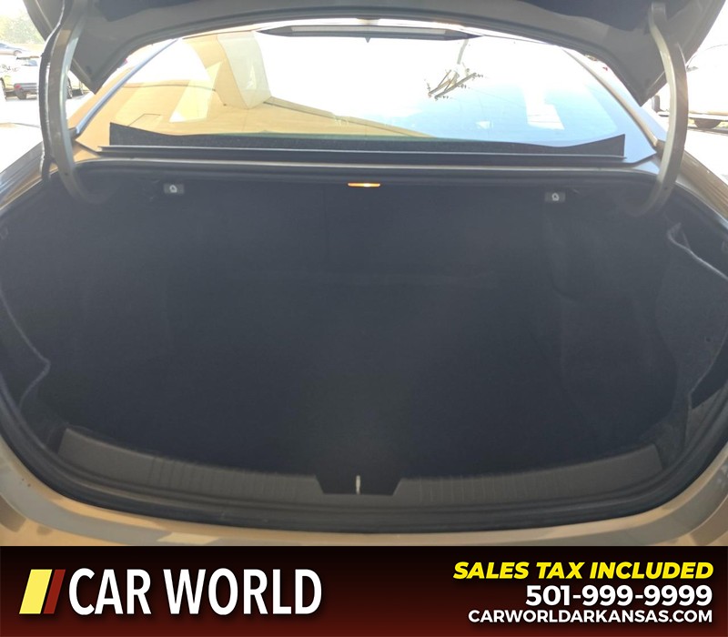 Chevrolet Malibu Vehicle Full-screen Gallery Image 13