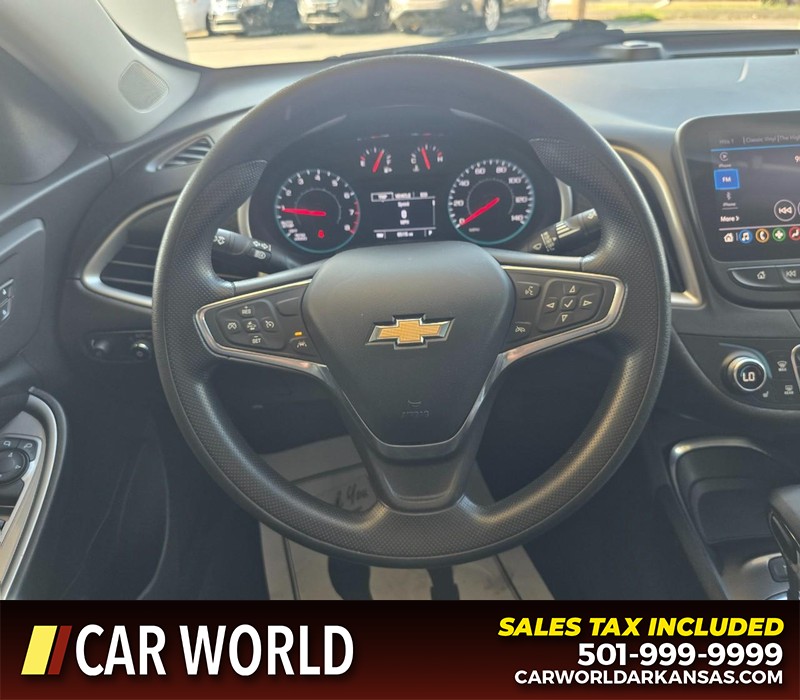 Chevrolet Malibu Vehicle Full-screen Gallery Image 15