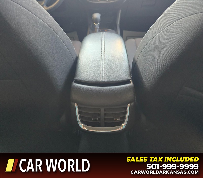 Chevrolet Malibu Vehicle Full-screen Gallery Image 19