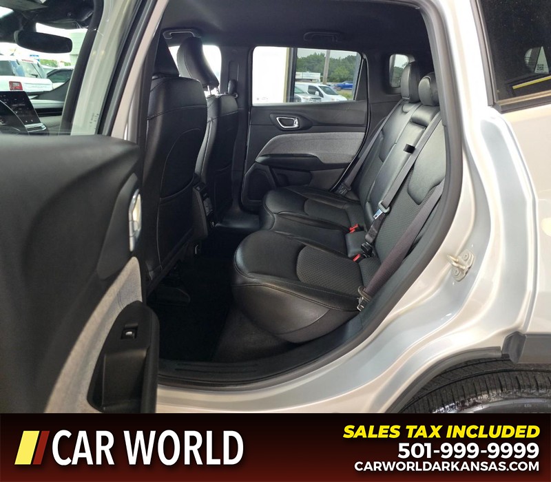 Jeep Compass Vehicle Full-screen Gallery Image 10