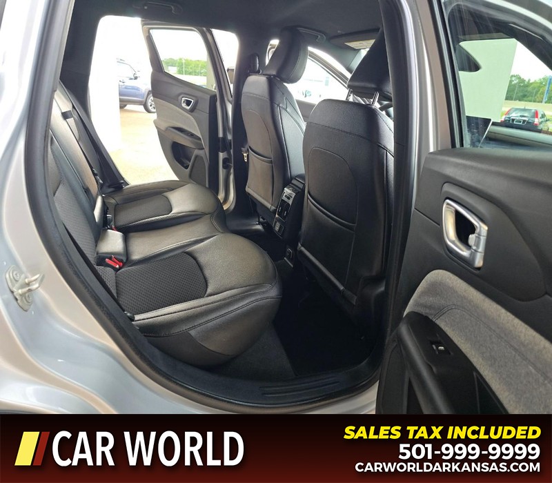 Jeep Compass Vehicle Full-screen Gallery Image 12