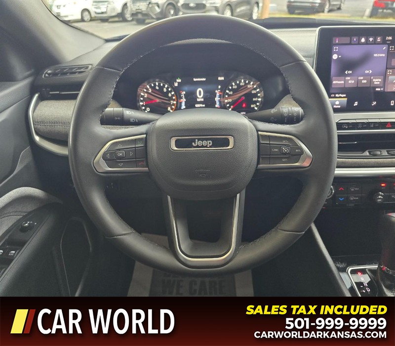 Jeep Compass Vehicle Full-screen Gallery Image 15