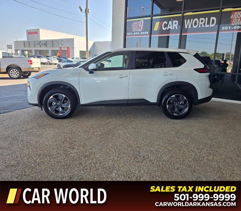 Nissan Rogue Vehicle Full-screen Gallery Image 4
