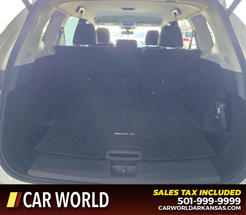 Nissan Rogue Vehicle Full-screen Gallery Image 13