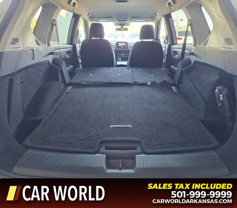 Nissan Rogue Vehicle Full-screen Gallery Image 14